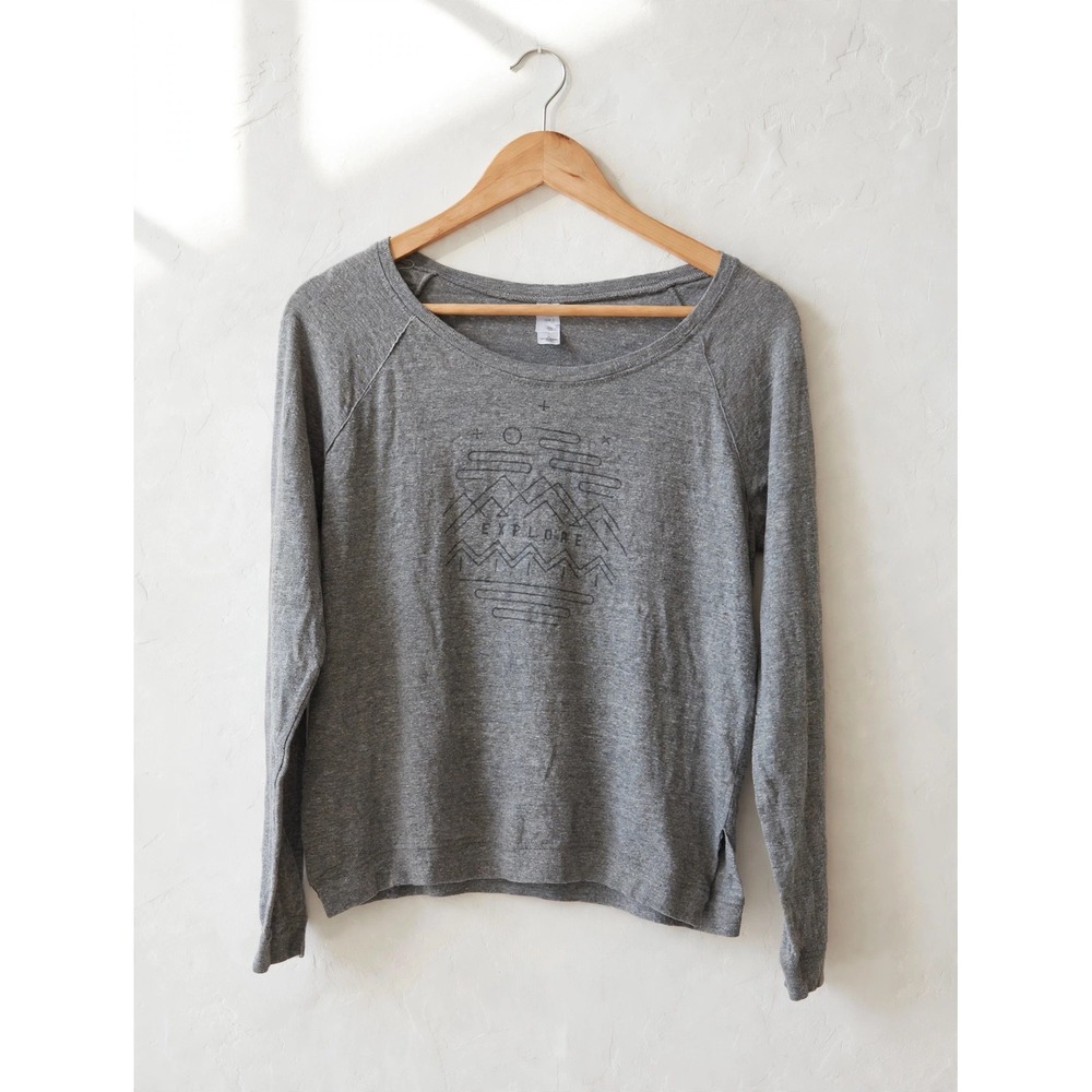 Alternative Earth Womens Explore Mountain Graphic Long Sleeve Top Gray Large